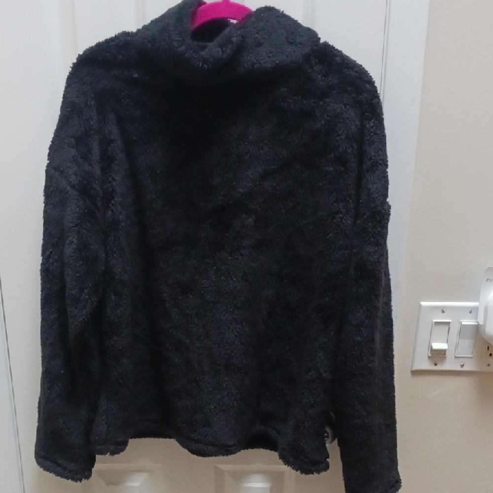 Cozy Black Fleece Sweatshirt